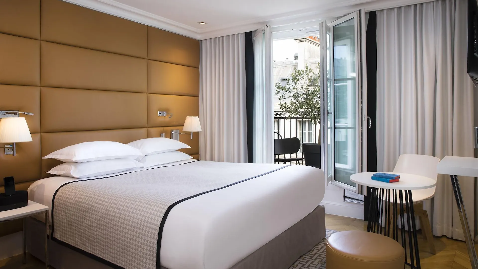 R De - Boutique 4* Paris