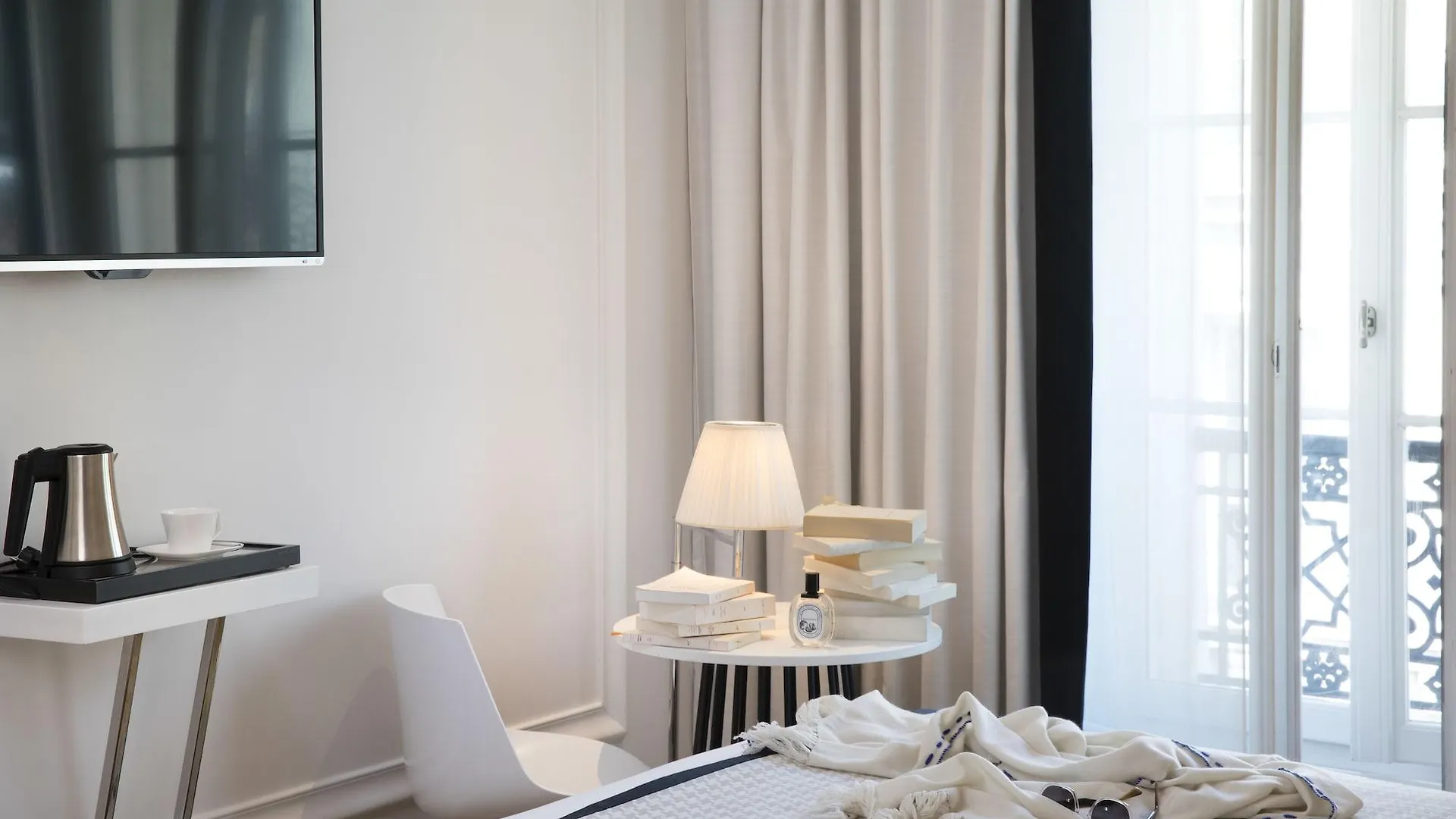 R De - Boutique 4*