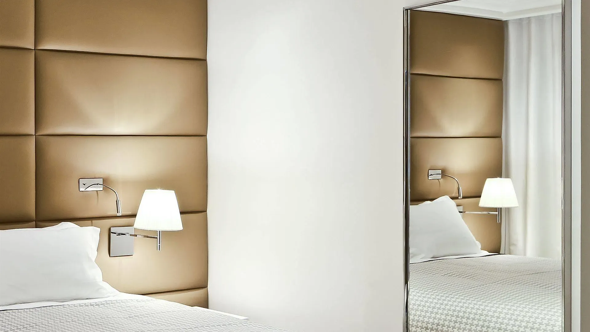 R De - Boutique 4* Paris